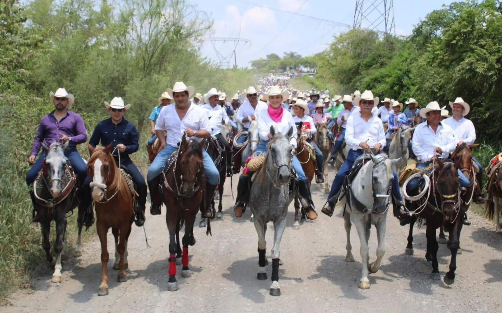 Convocan a Pánuco a participar en una charreada 